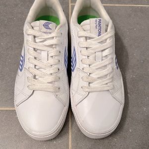 Cariuma Very Peri sneakers- limited edition- 9.5